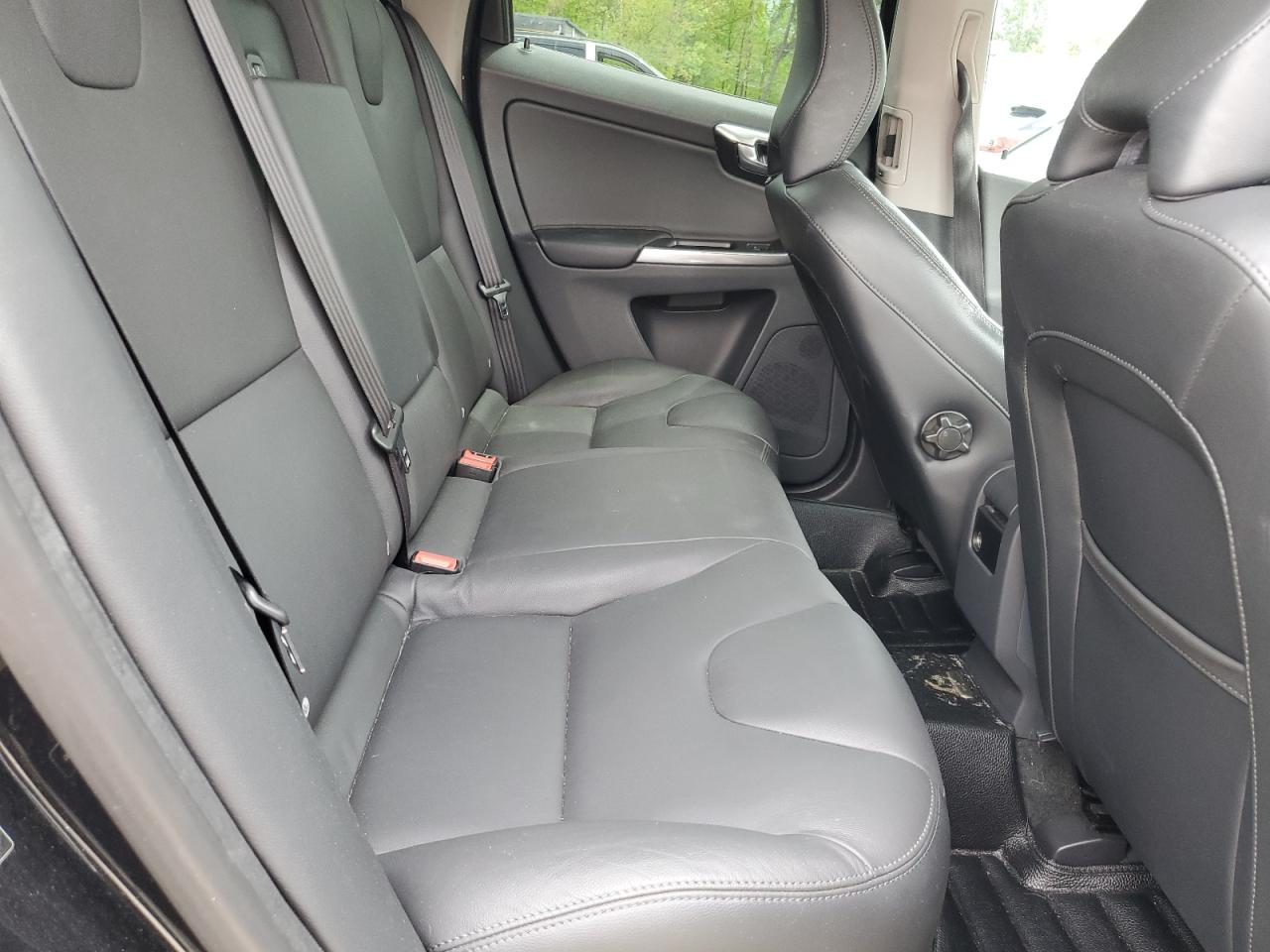2015 Volvo Xc60 T6 Premier+ VIN: YV4902RCXF2626083 Lot: 57111005