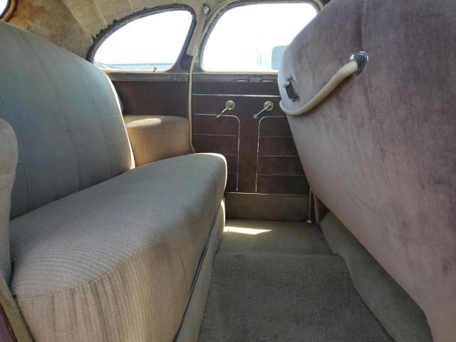 1941 OLDSMOBILE SEDAN  