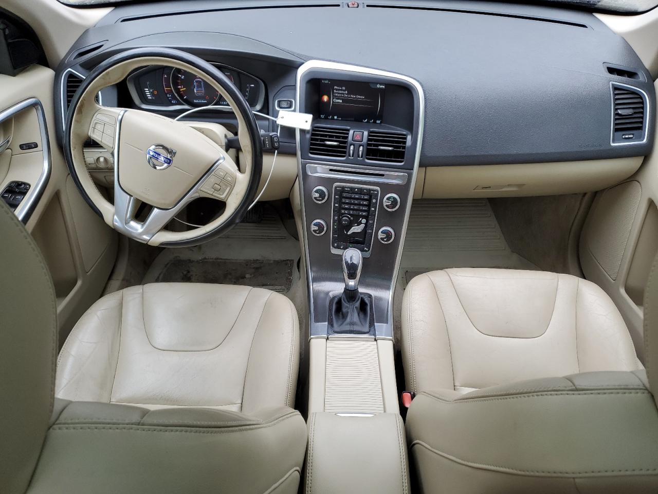 2016 Volvo Xc60 T5 Premier VIN: YV4612RK8G2842801 Lot: 57945835