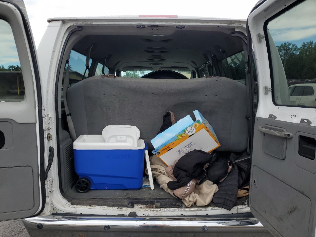 2008 Ford Econoline E350 Super Duty Wagon VIN: 1FBNE31LX8DB50787 Lot: 58063195