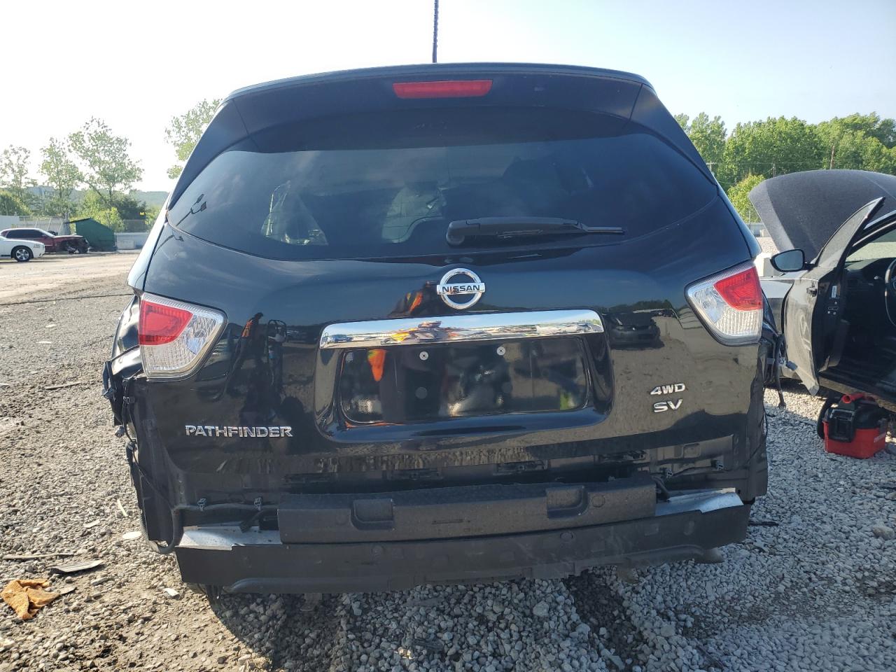 2015 Nissan Pathfinder S VIN: 5N1AR2MM3FC721192 Lot: 56465635
