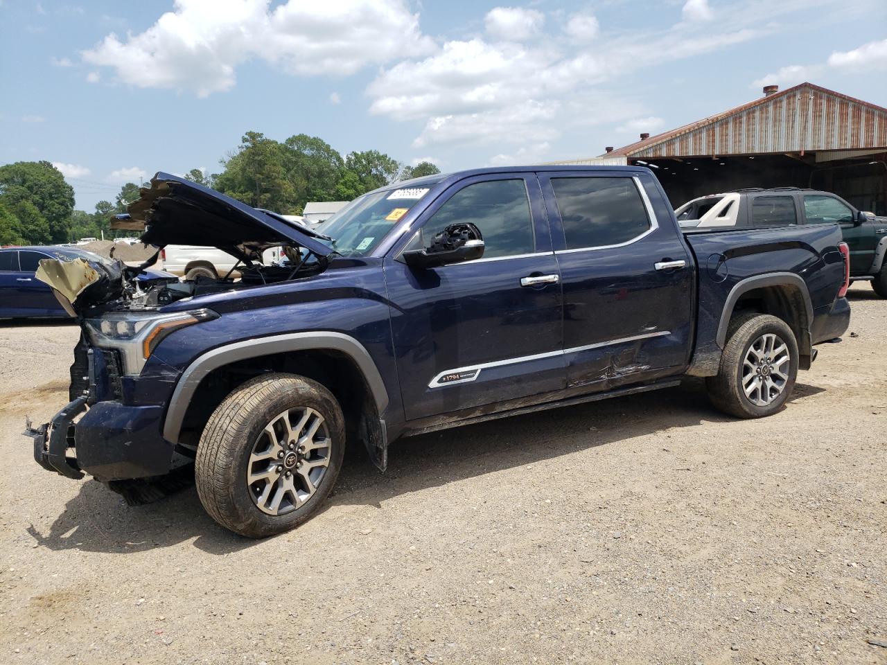2024 Toyota Tundra Crewmax Platinum продається в Greenwell Springs, LA - Front End