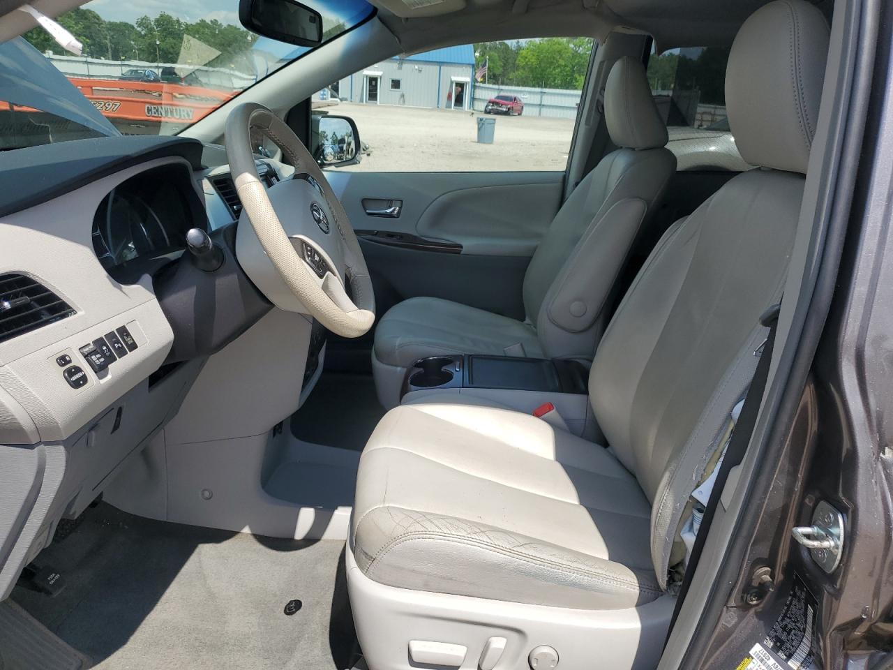 2014 Toyota Sienna Xle VIN: 5TDYK3DC5ES458110 Lot: 57056445