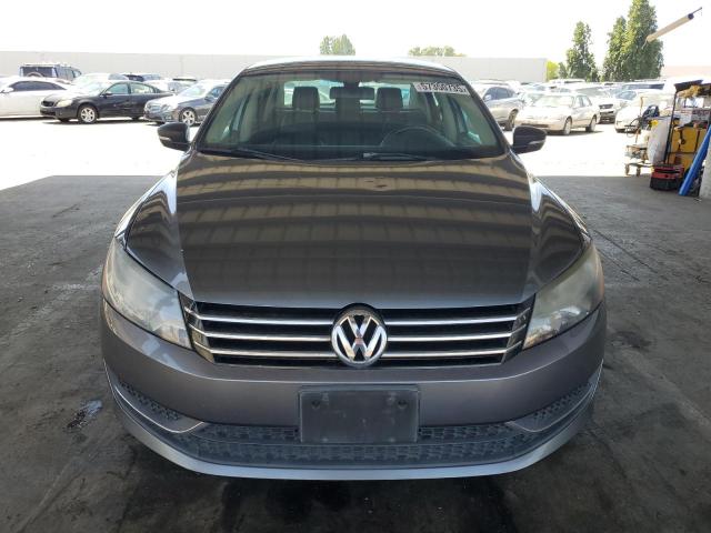 Sedans VOLKSWAGEN PASSAT 2014 Szary