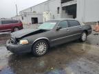2005 Lincoln Town Car Signature zu verkaufen in Fredericksburg, VA - Front End