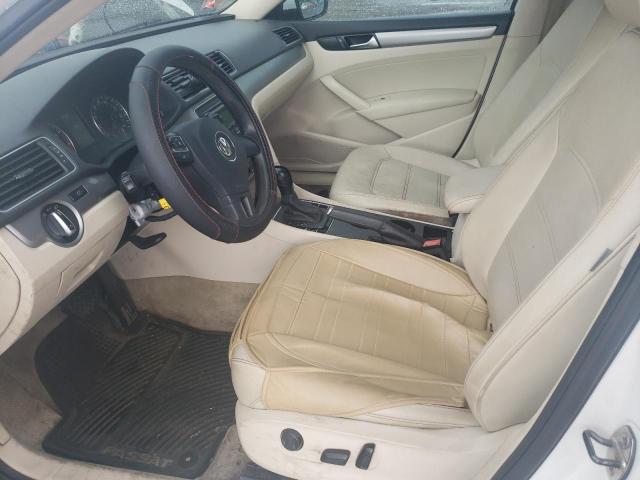  VOLKSWAGEN PASSAT 2013 White