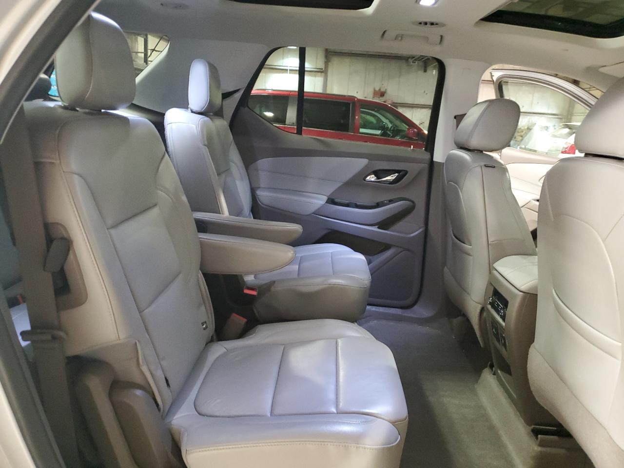 2018 Chevrolet Traverse Lt VIN: 1GNEVHKW0JJ250252 Lot: 55965095
