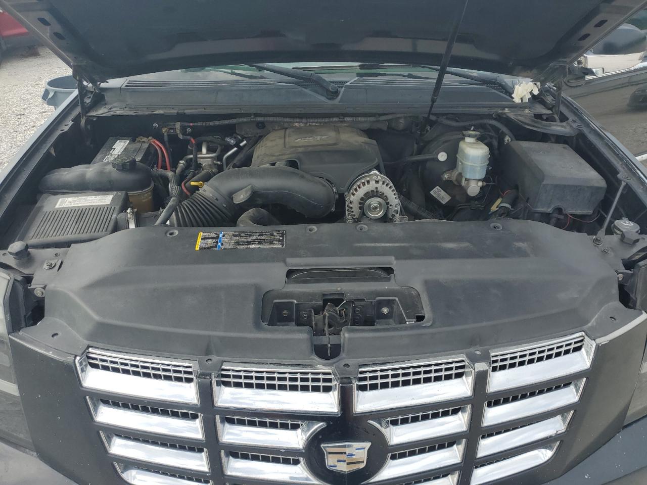 2007 Cadillac Escalade Luxury VIN: 1GYFK63857R340401 Lot: 56304375