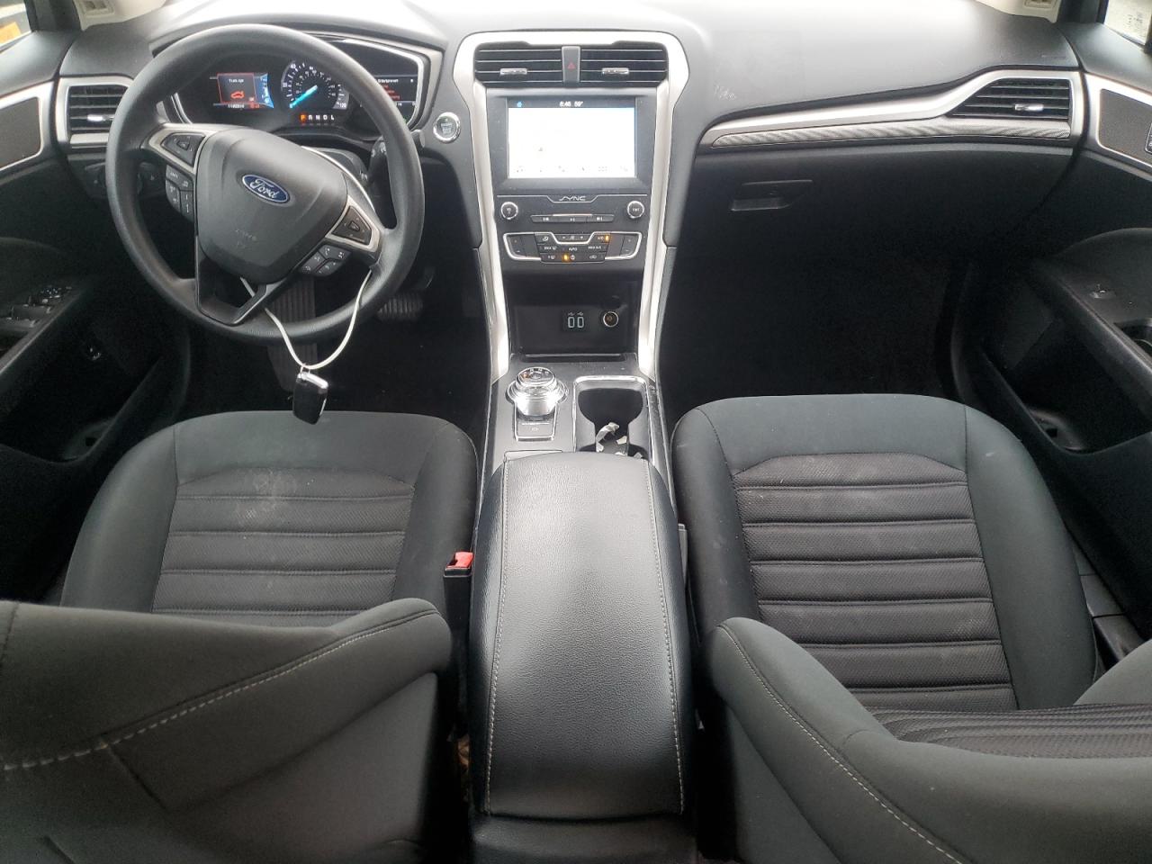 2019 Ford Fusion Se VIN: 3FA6P0LU4KR124902 Lot: 54042635