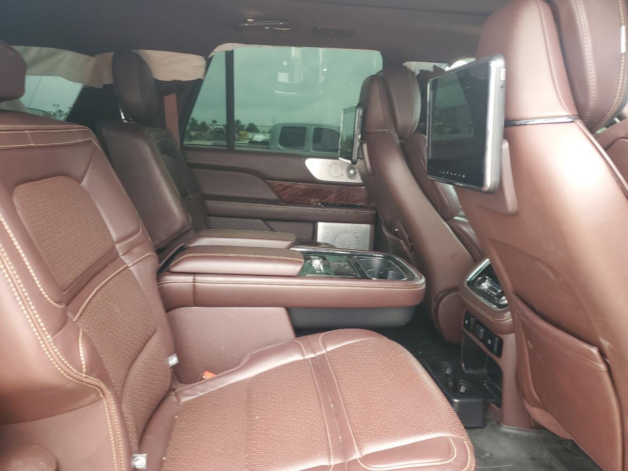 2018 Lincoln Navigator L Black Label VIN: 5LMJJ3TT0JEL22420 Lot: 55831055