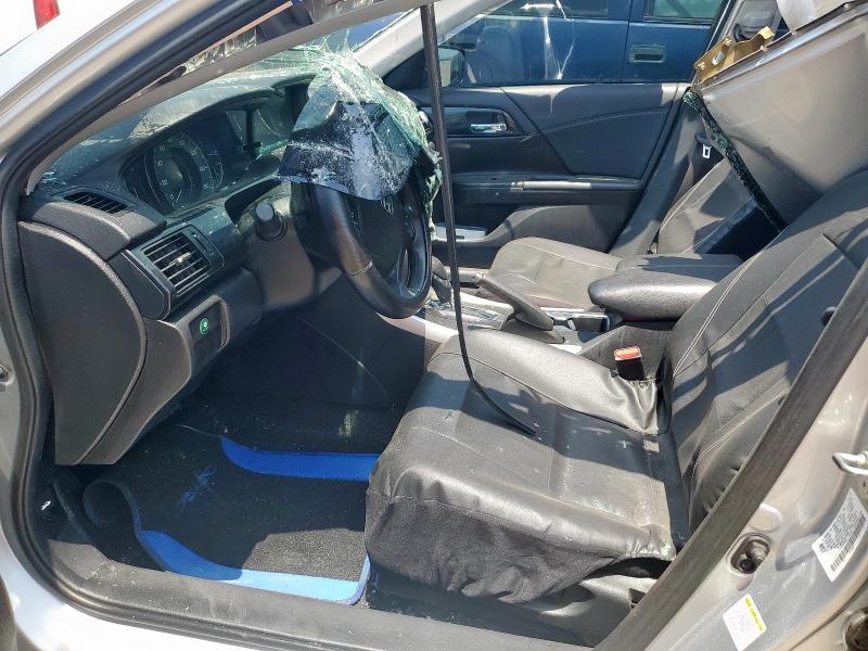 Седани HONDA ACCORD 2015 Сріблястий