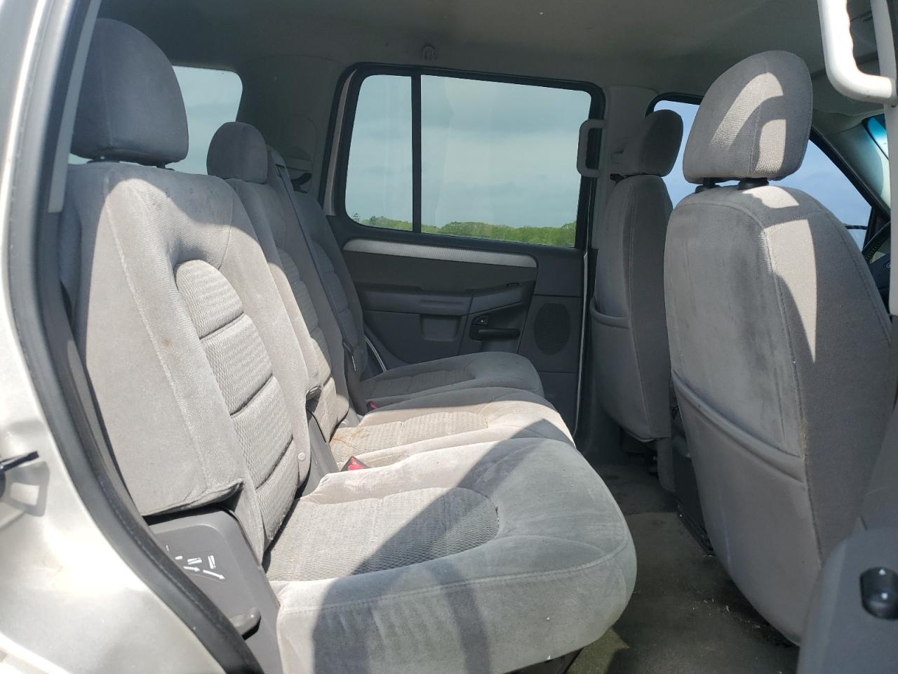 2004 Ford Explorer Xlt VIN: 1FMZU73K34UB12173 Lot: 56496835