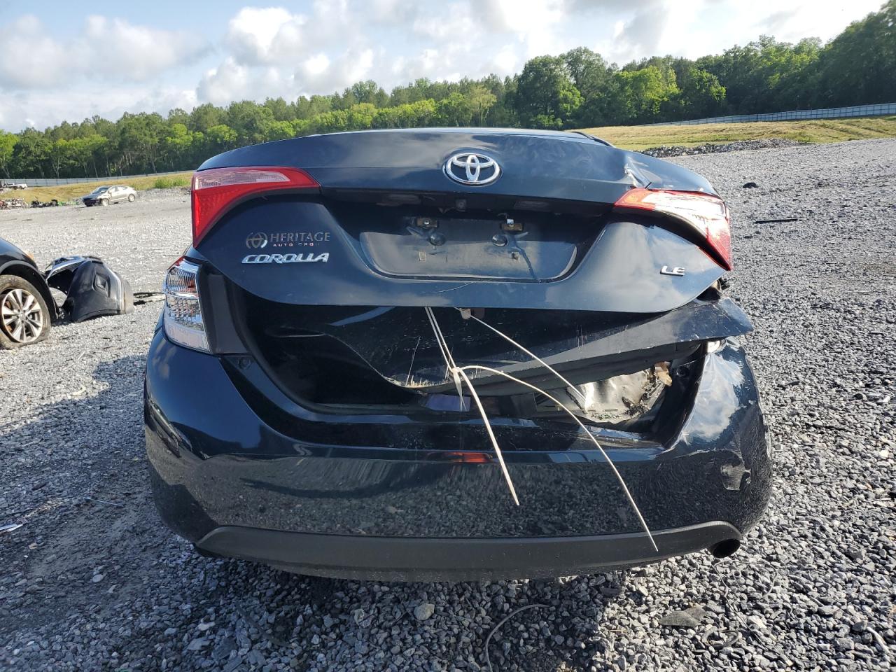 2018 Toyota Corolla L VIN: 5YFBURHE1JP803196 Lot: 56329325