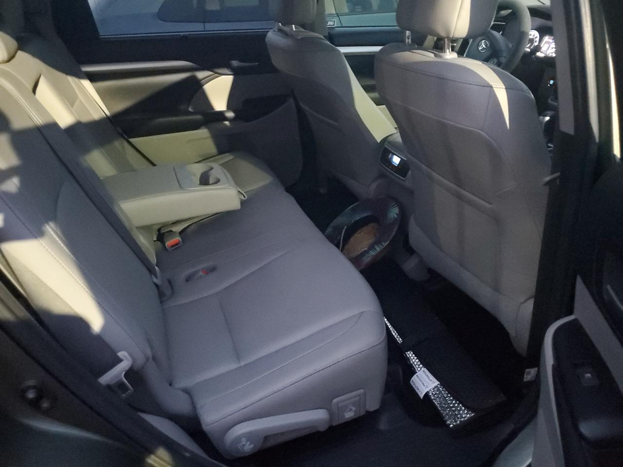 2017 Toyota Highlander Se VIN: 5TDJZRFH7HS466206 Lot: 57714675
