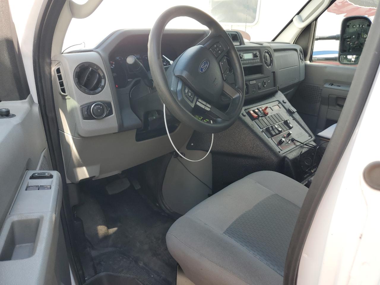 2021 Ford Econoline E350 Super Duty Cutaway Van VIN: 1FDWE3FN1MDC26686 Lot: 53487345