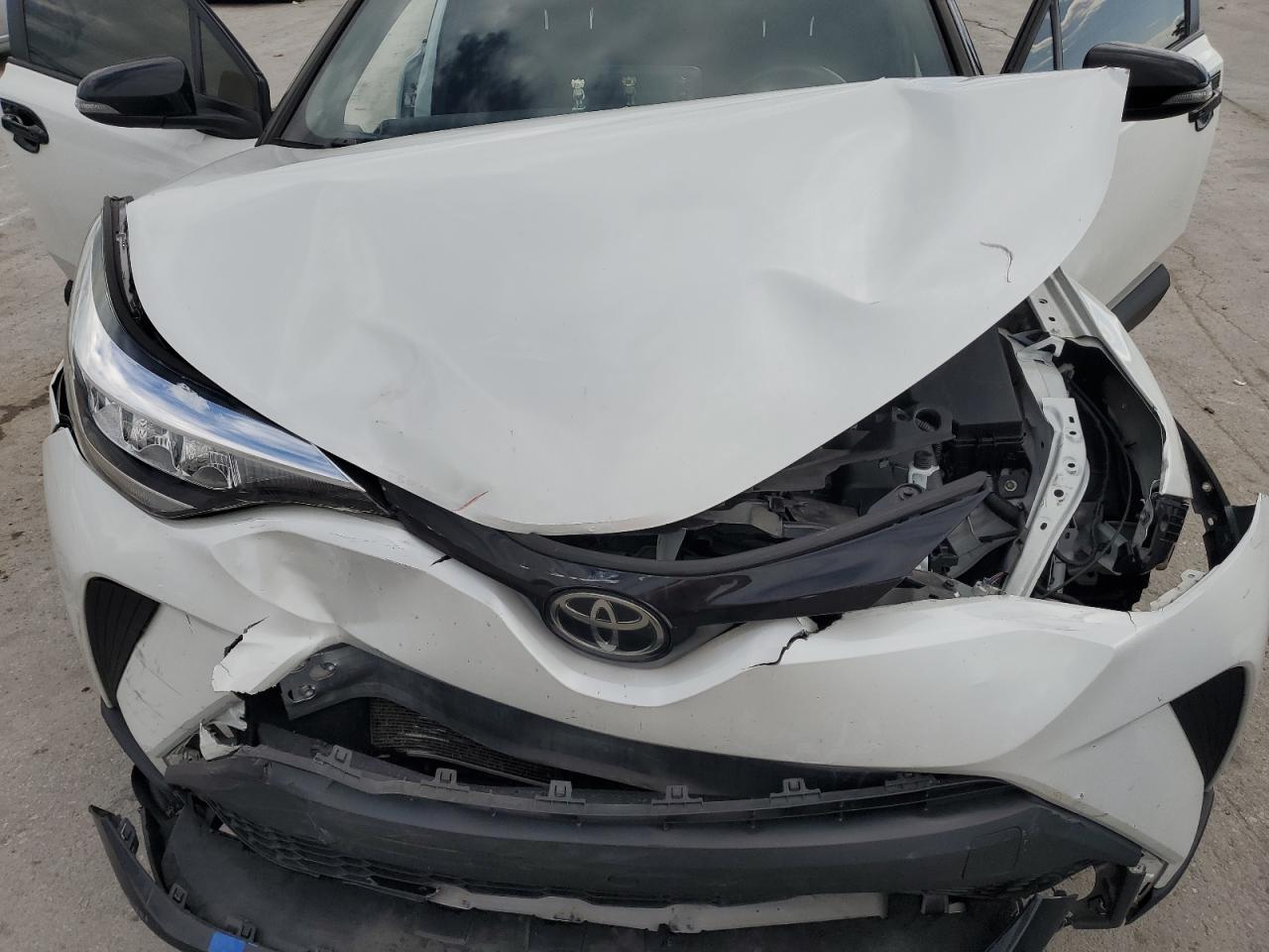 2022 Toyota C-Hr Xle VIN: JTNKHMBXXN1131677 Lot: 57052965