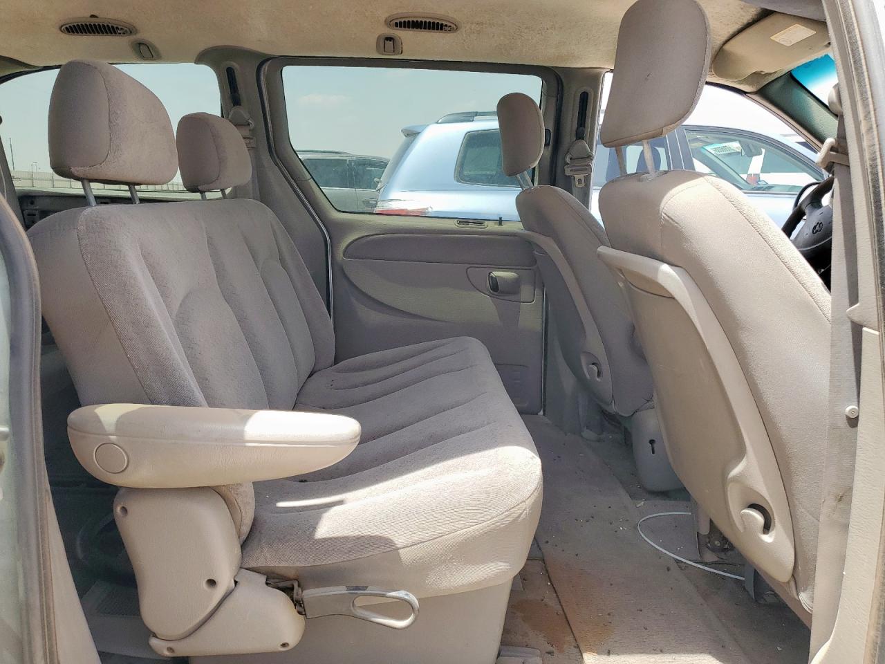2002 Dodge Grand Caravan Sport VIN: 2B4GP44392R750718 Lot: 57644125