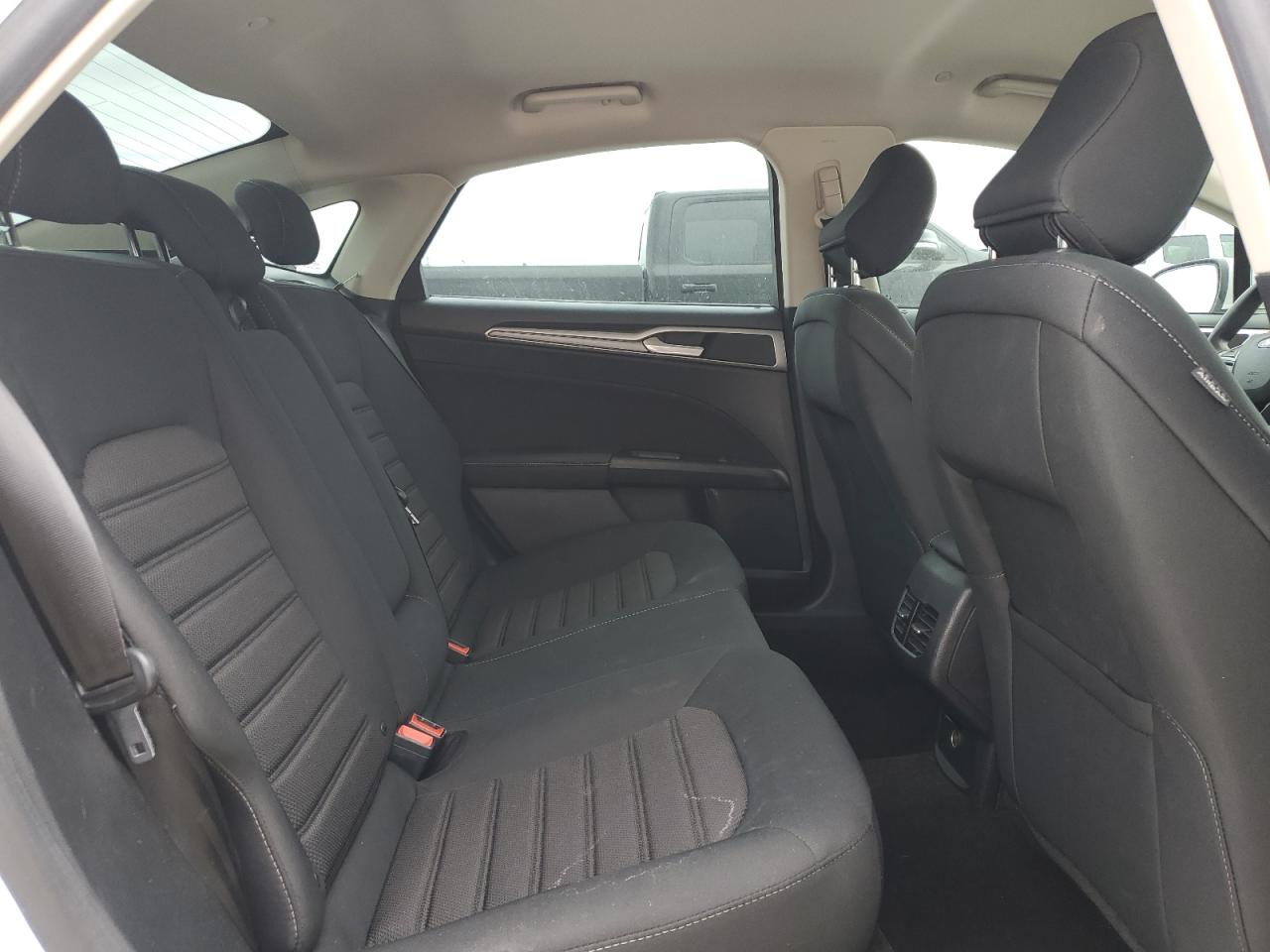 2020 Ford Fusion Se VIN: 3FA6P0LU6LR204557 Lot: 54023735