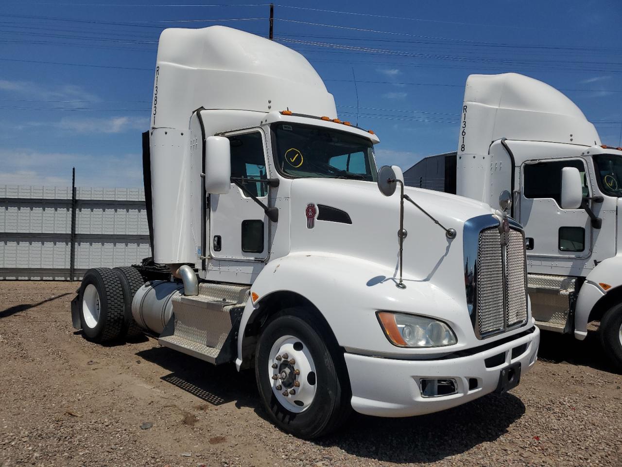 Phoenix, AZ에서 판매 중인 2013 Kenworth T600 Semi Truck - Minor Dent/Scratches