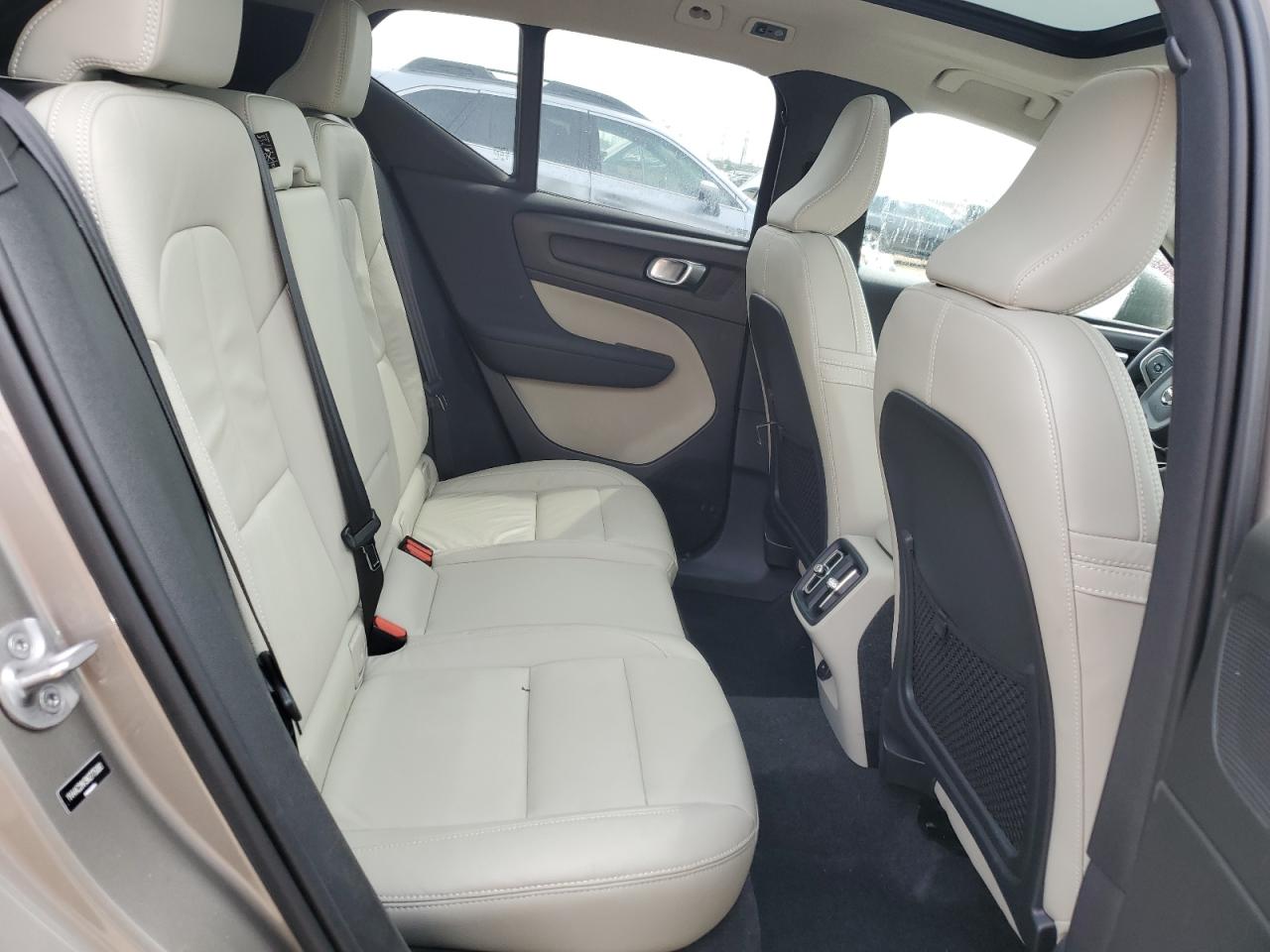 2022 Volvo Xc40 T4 Momentum VIN: YV4AC2HK9N2775080 Lot: 52136605