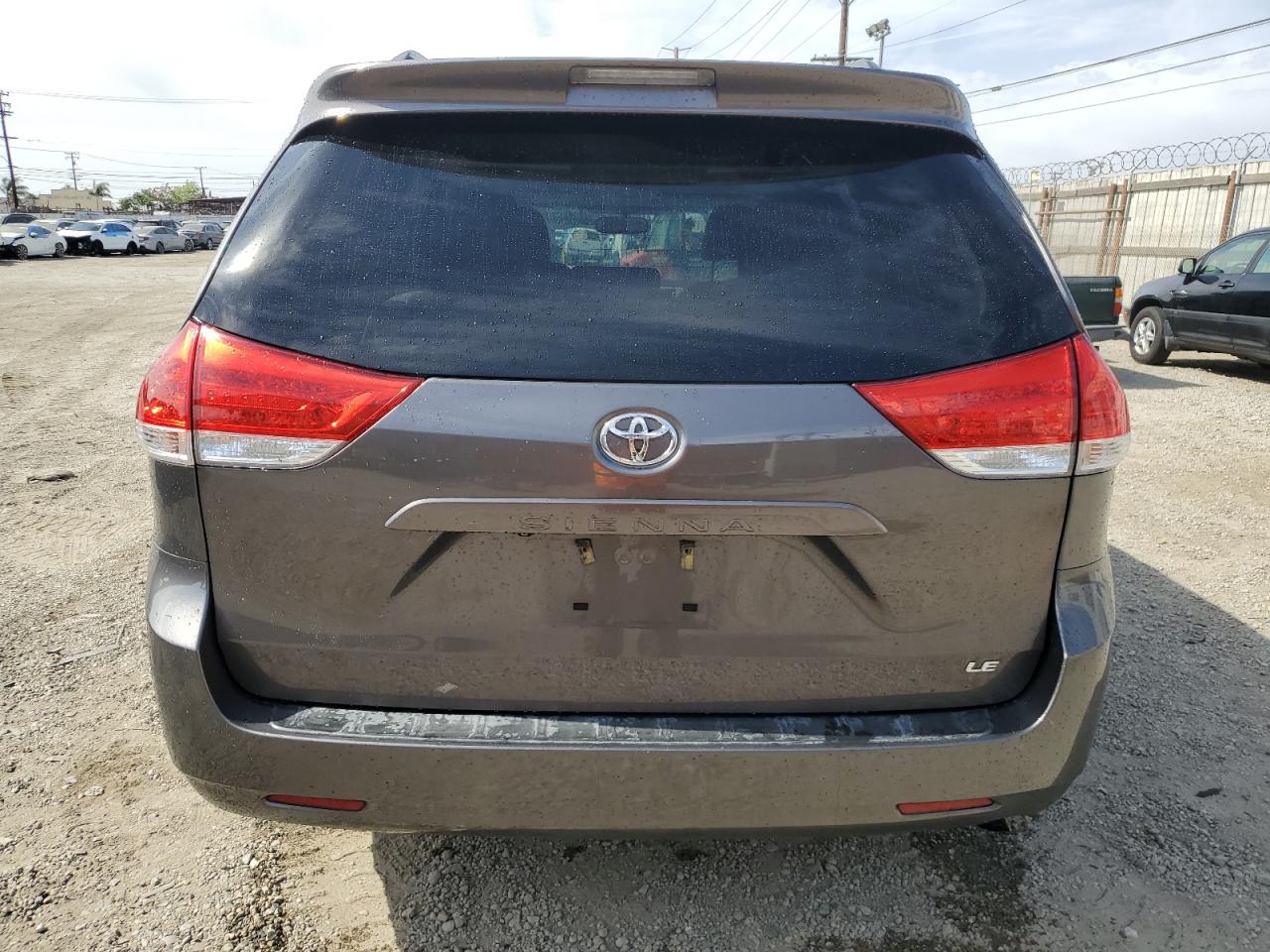 2012 Toyota Sienna Base VIN: 5TDKA3DC6CS010819 Lot: 57501265