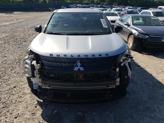 MITSUBISHI OUTLANDER 2022 Srebrny