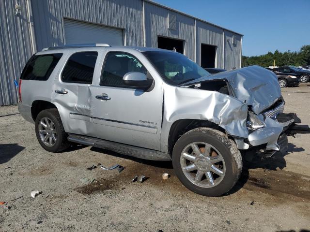  GMC YUKON 2013 Серебристый