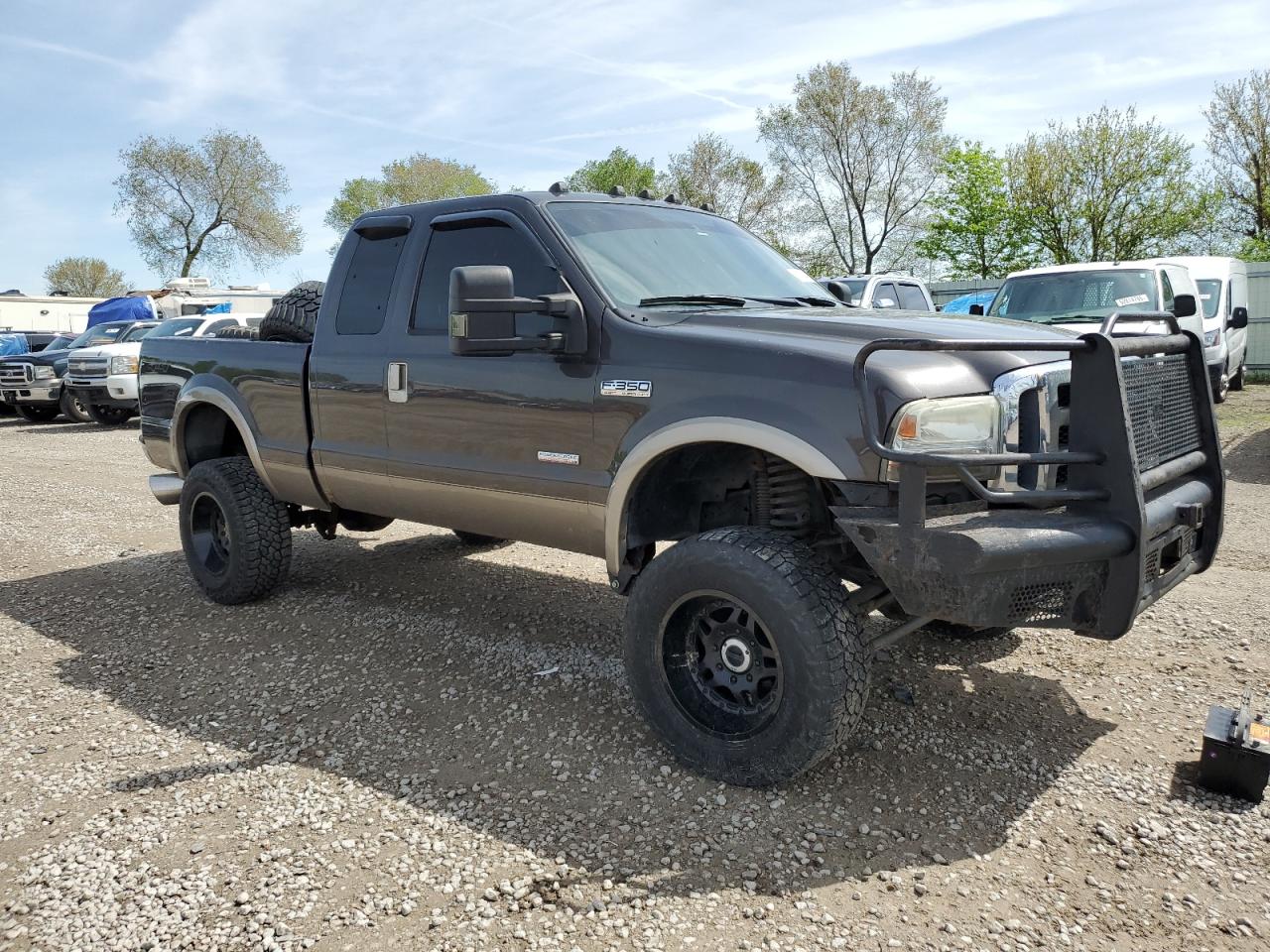 2006 Ford F350 Srw Super Duty na sprzedaż w Pekin, IL - Front End