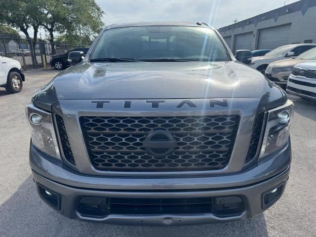  NISSAN TITAN 2019 Szary