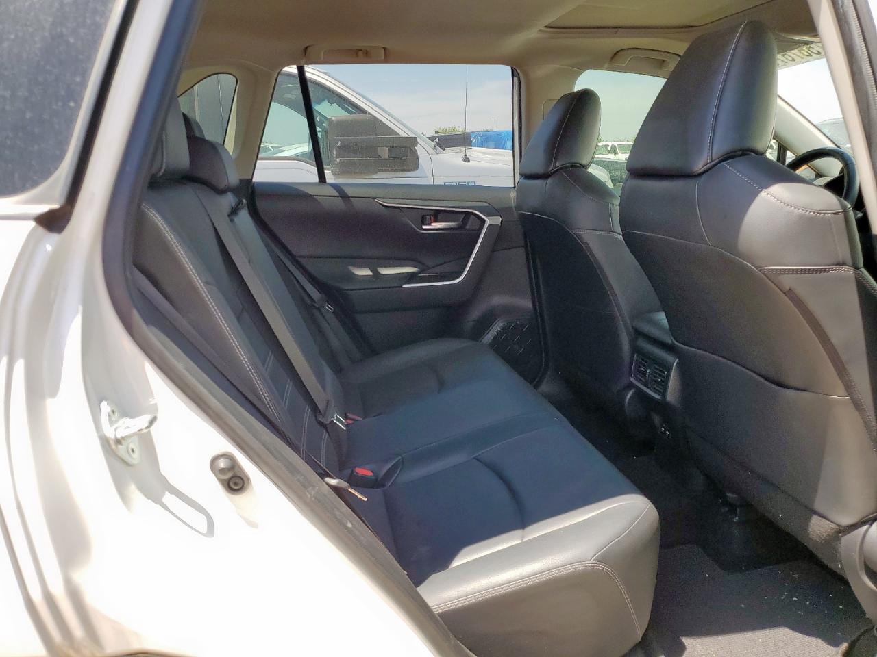 2019 Toyota Rav4 Xle Premium VIN: JTMC1RFV8KJ011164 Lot: 56767875