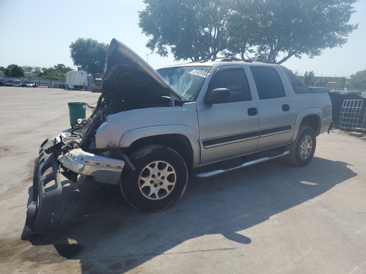 2005 Chevrolet Avalanche C1500 for Sale in Orlando, FL - Front End