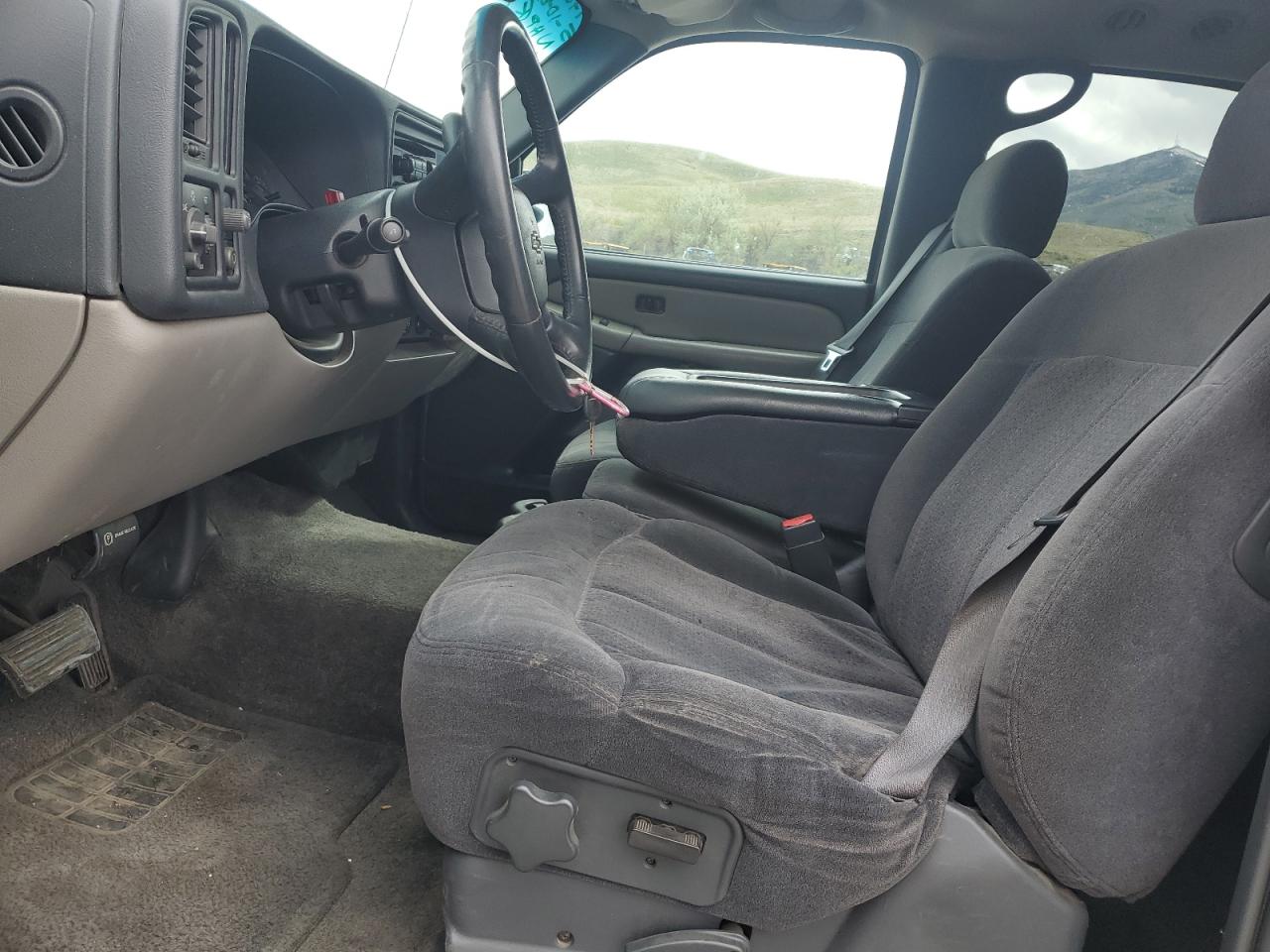 2002 Chevrolet Tahoe C1500 VIN: 1GNEC13V62J309812 Lot: 64057225