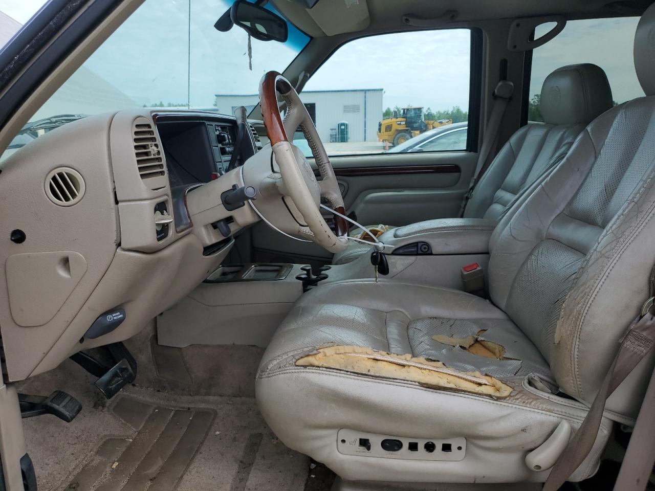 2000 Cadillac Escalade Luxury VIN: 1GYEK63R8YR220369 Lot: 56675975