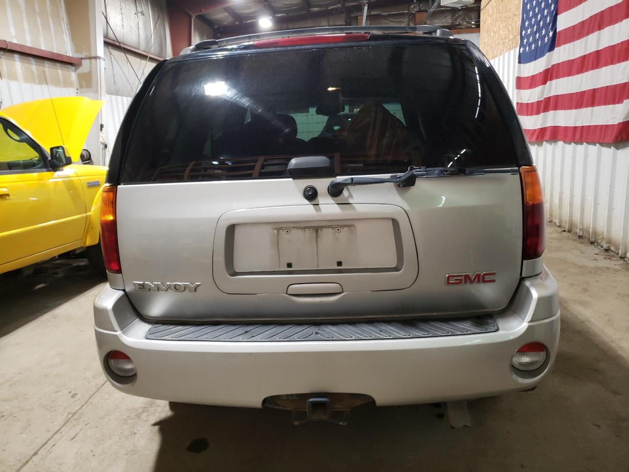 2005 GMC Envoy VIN: 1GKDT13S952261090 Lot: 55801635