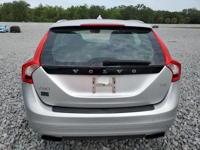  VOLVO V60 2016 Серебристый