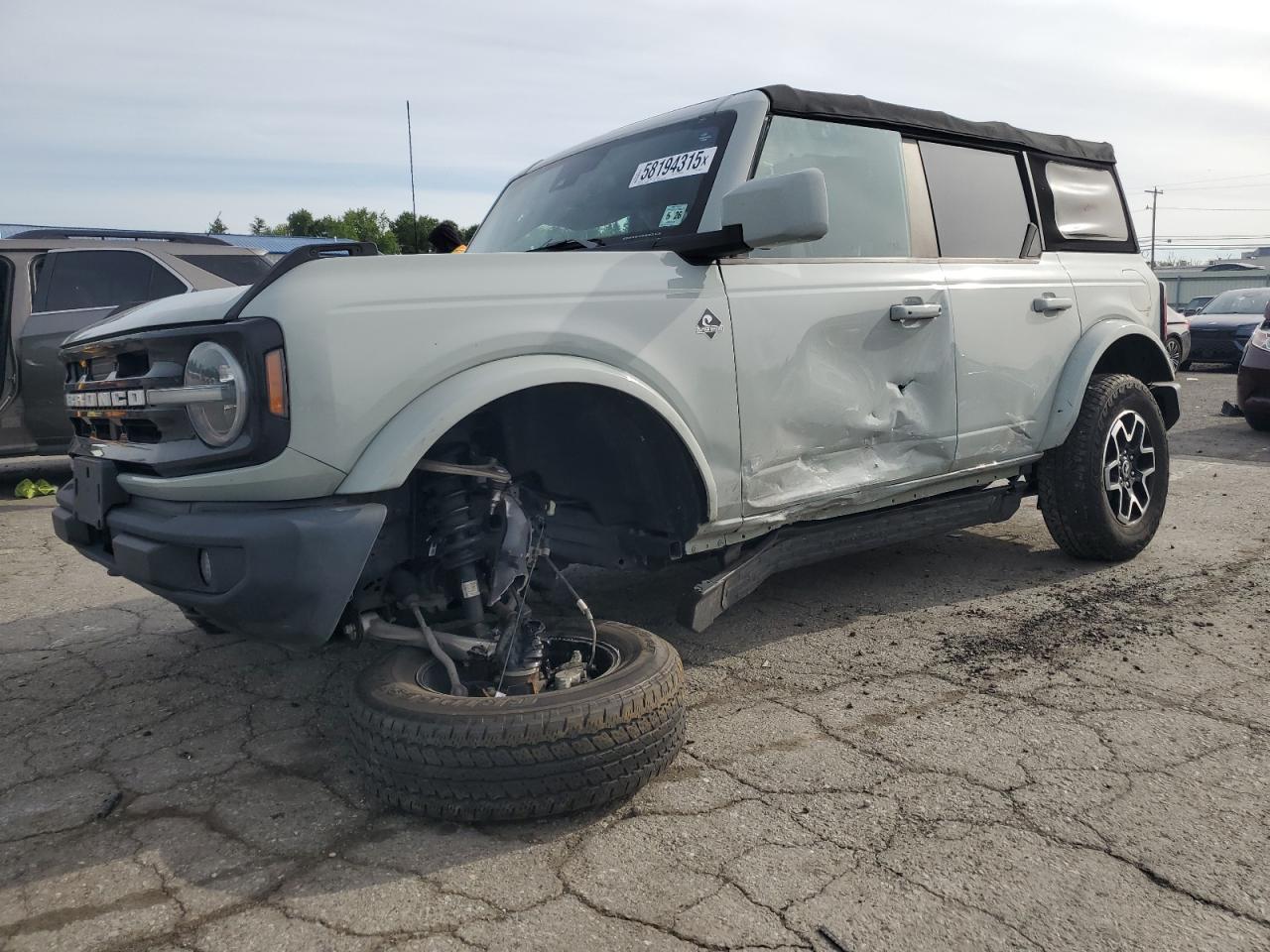 2021 Ford Bronco Base for Sale in Pennsburg, PA - Side