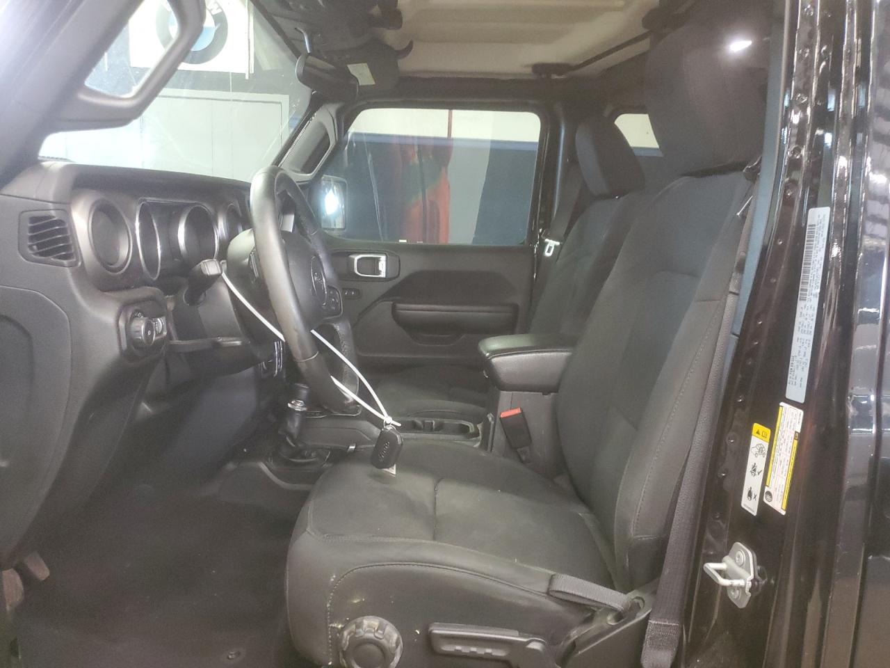 2018 Jeep Wrangler Unlimited Sport VIN: 1C4HJXDG5JW127051 Lot: 57148155