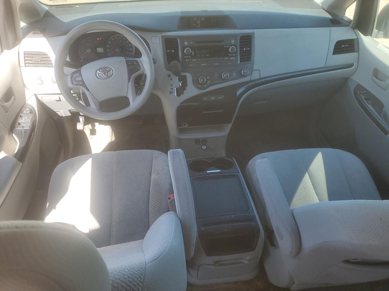 2012 Toyota Sienna Le VIN: 5TDKK3DC9CS180332 Lot: 57476375