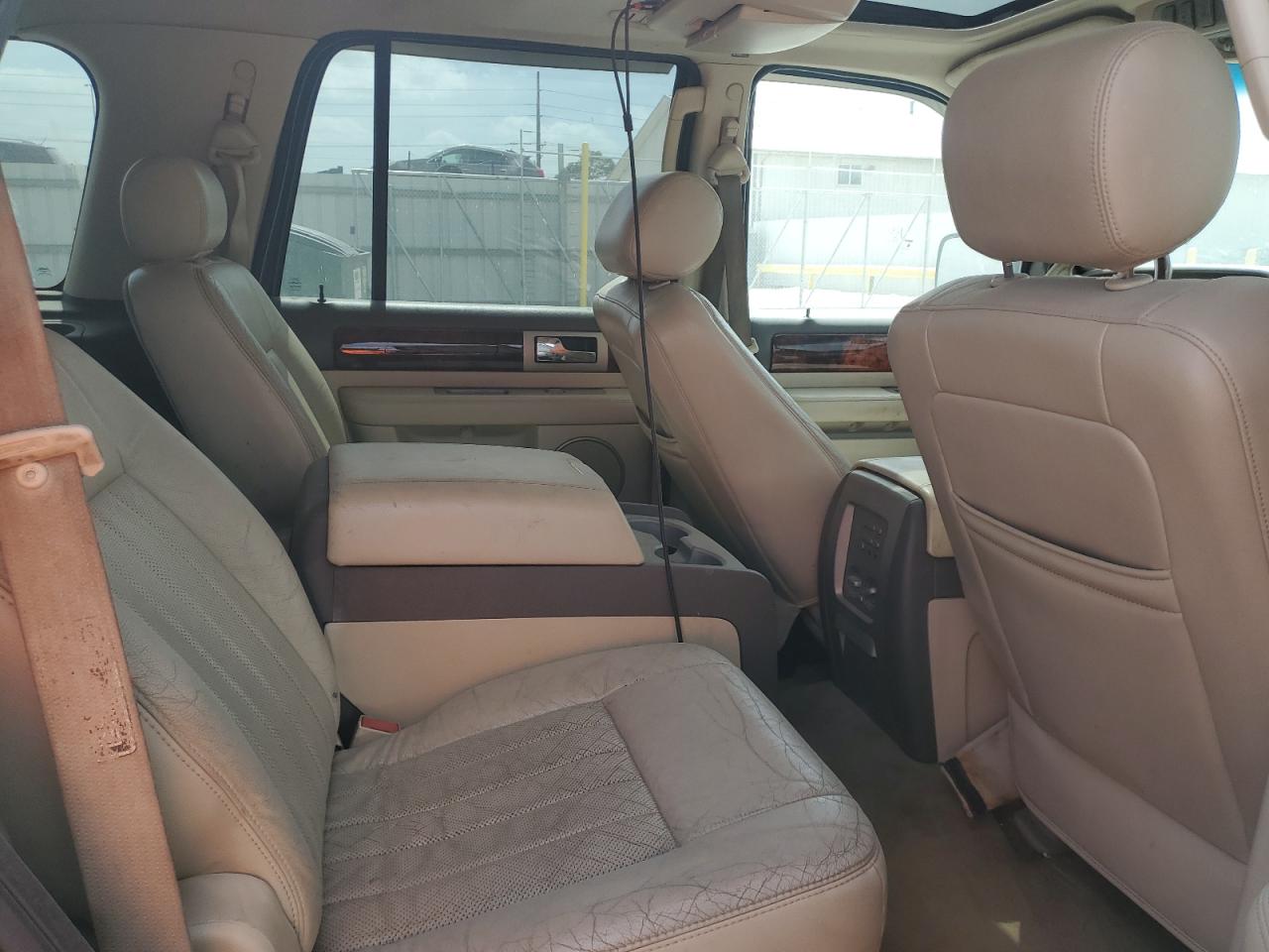 2004 Lincoln Navigator VIN: 5LMFU28R14LJ00361 Lot: 57280455