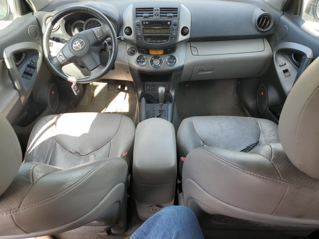 2T3DF4DV0BW160519 2011 Toyota Rav4 Limited