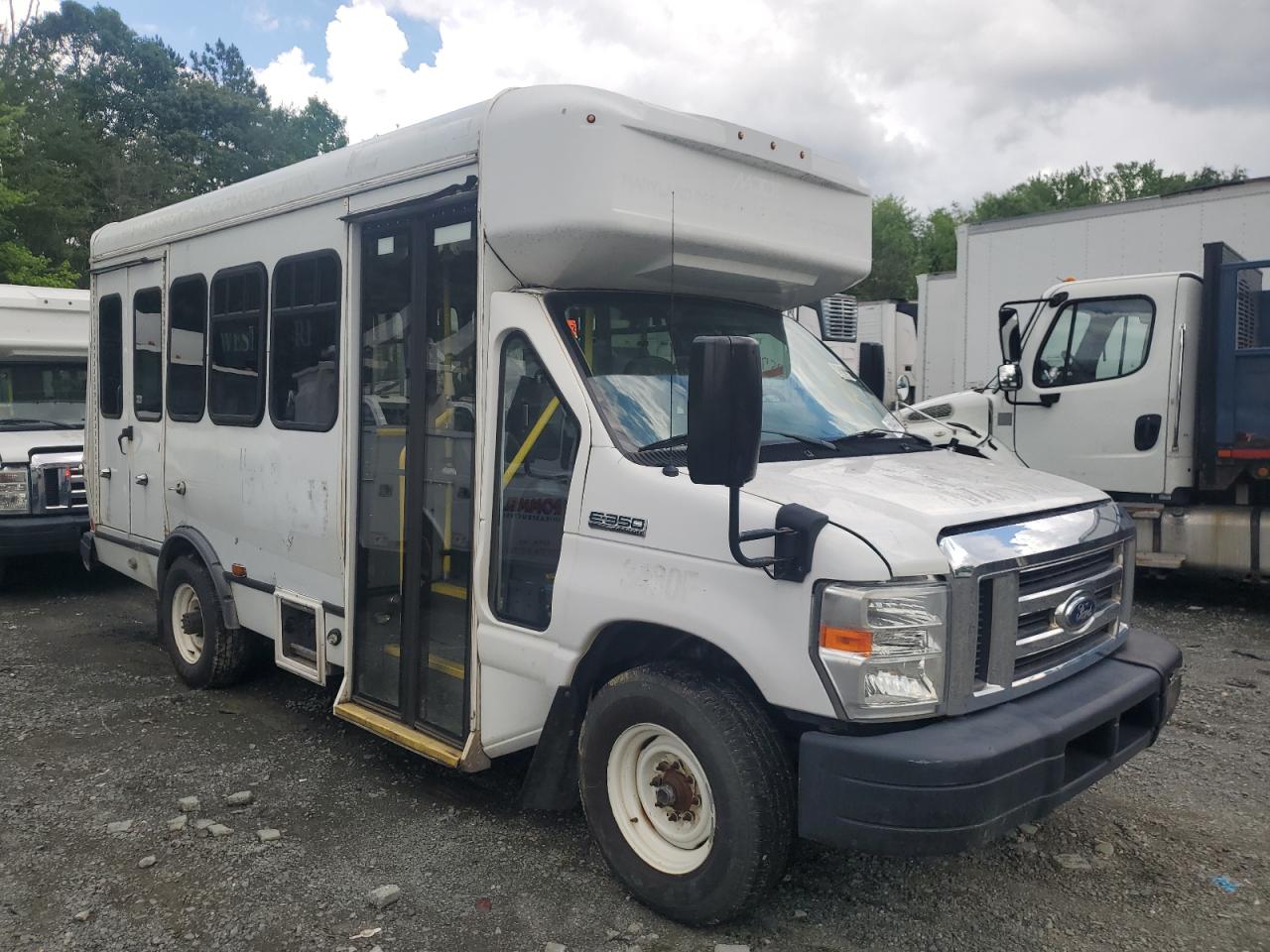 2017 Ford Econoline E350 Super Duty Cutaway Van продається в Waldorf, MD - Minor Dent/Scratches