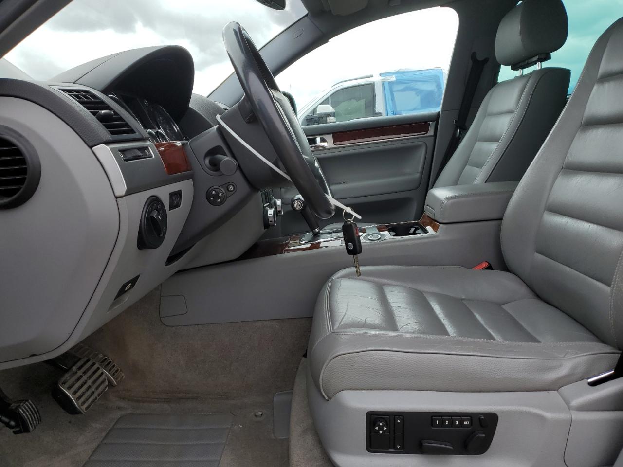 2005 Volkswagen Touareg 4.2 VIN: WVGCM77L85D000754 Lot: 56183735