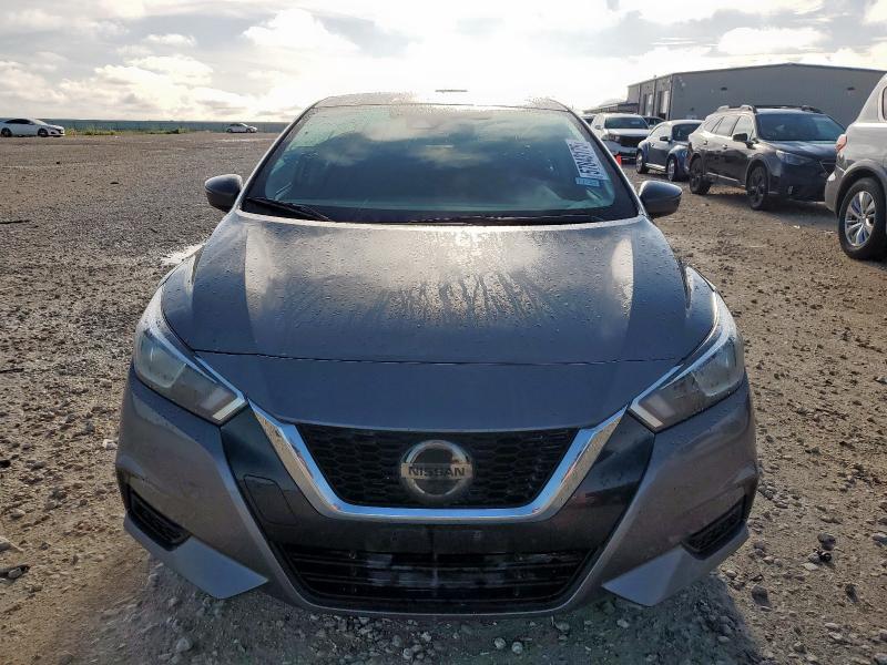  NISSAN VERSA 2021 Серый
