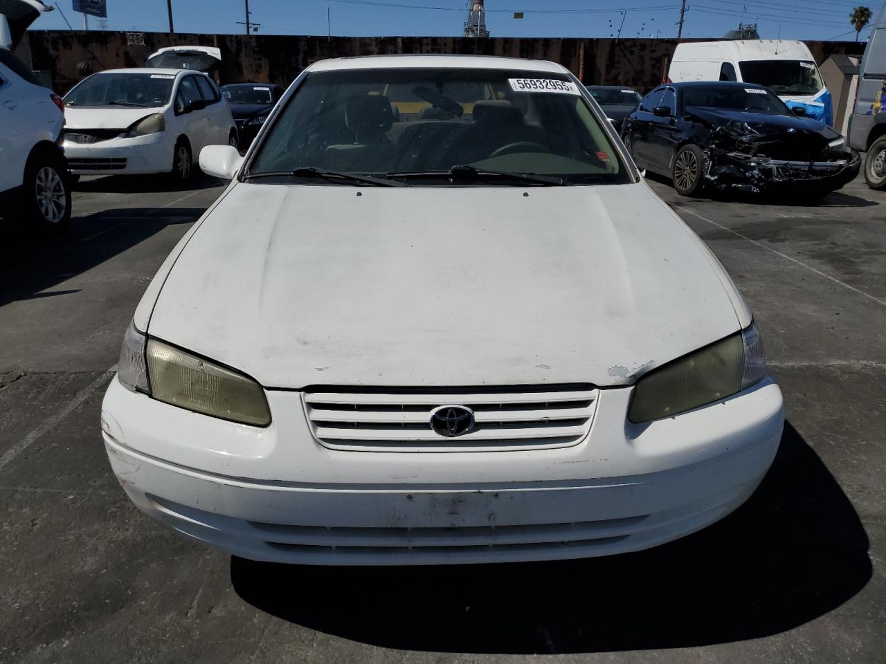 1997 Toyota Camry Le VIN: JT2BG22K9V0002215 Lot: 56932955
