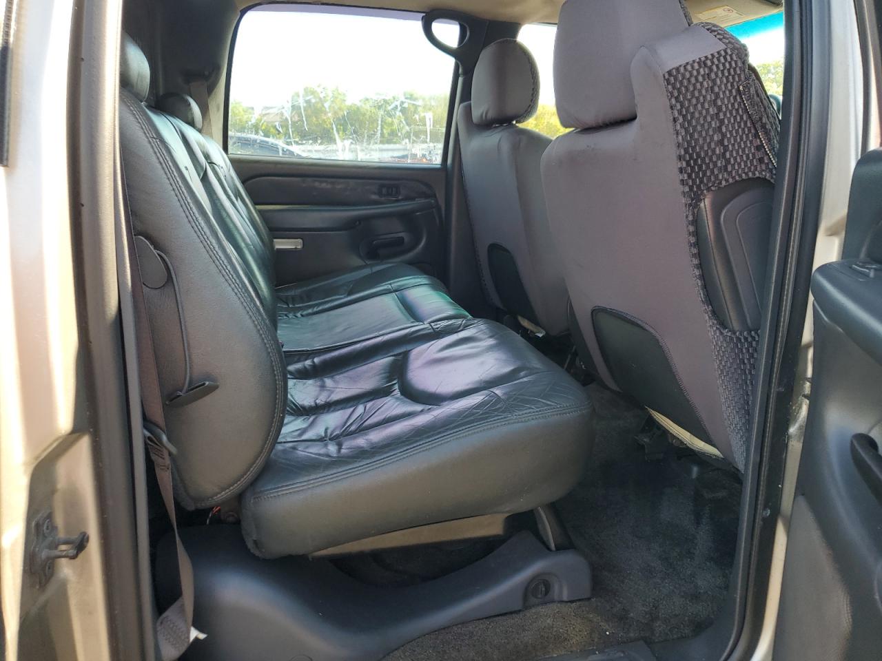 2002 Chevrolet Avalanche K1500 VIN: 3GNEK13T52G106543 Lot: 56304175