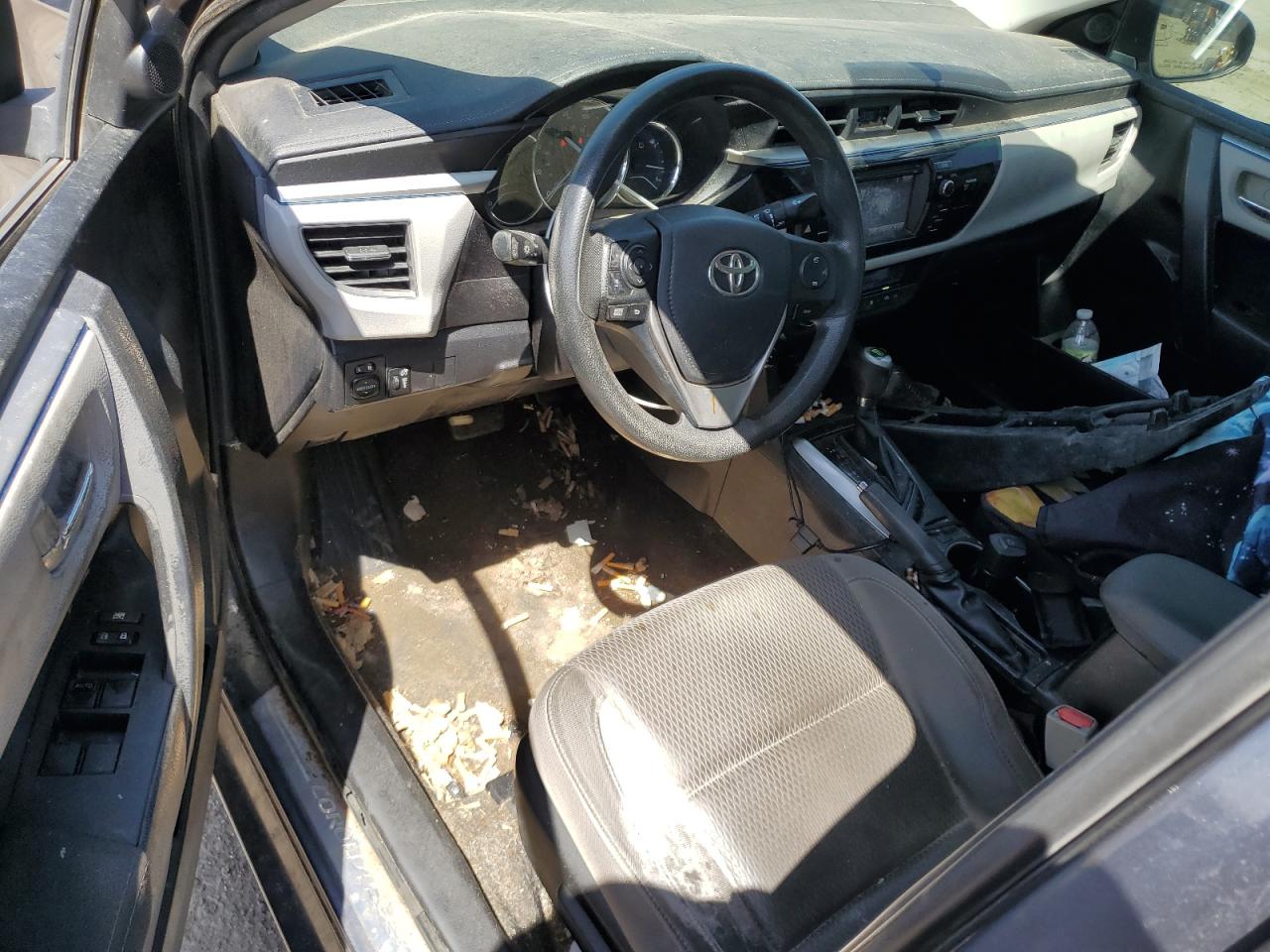 2015 Toyota Corolla L VIN: 5YFBURHE2FP194398 Lot: 56972655