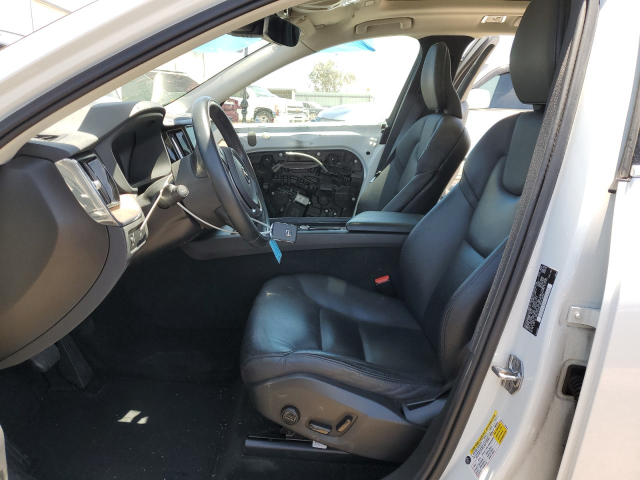 2021 Volvo Xc60 T5 Momentum VIN: YV4102DK5M1753385 Lot: 57084315