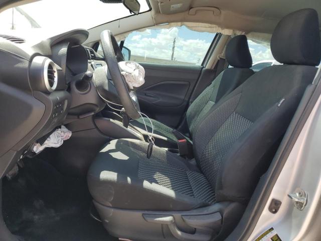  NISSAN VERSA 2020 Серебристый