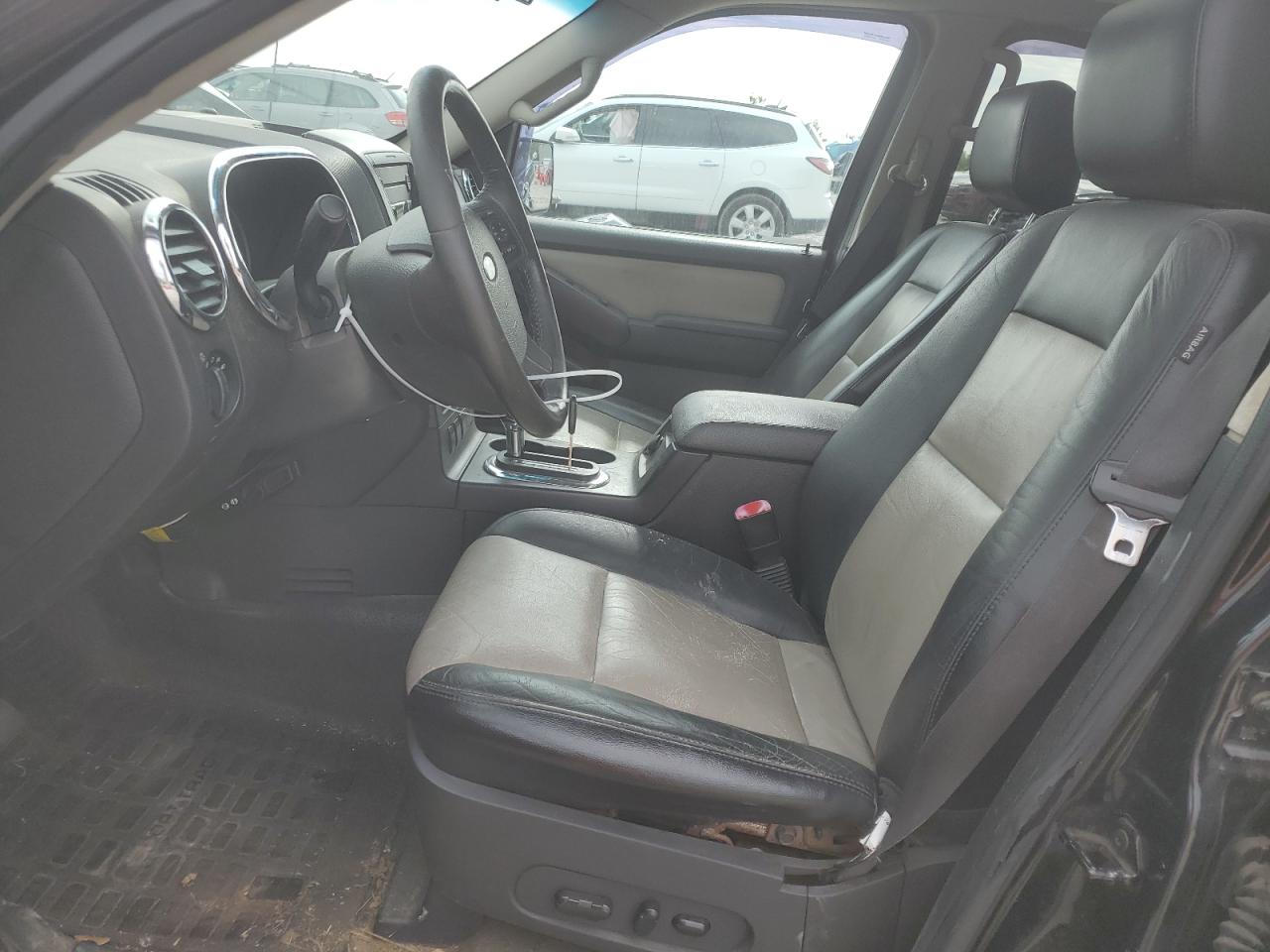 2007 Ford Explorer Sport Trac Limited VIN: 1FMEU53K27UA23136 Lot: 58364535
