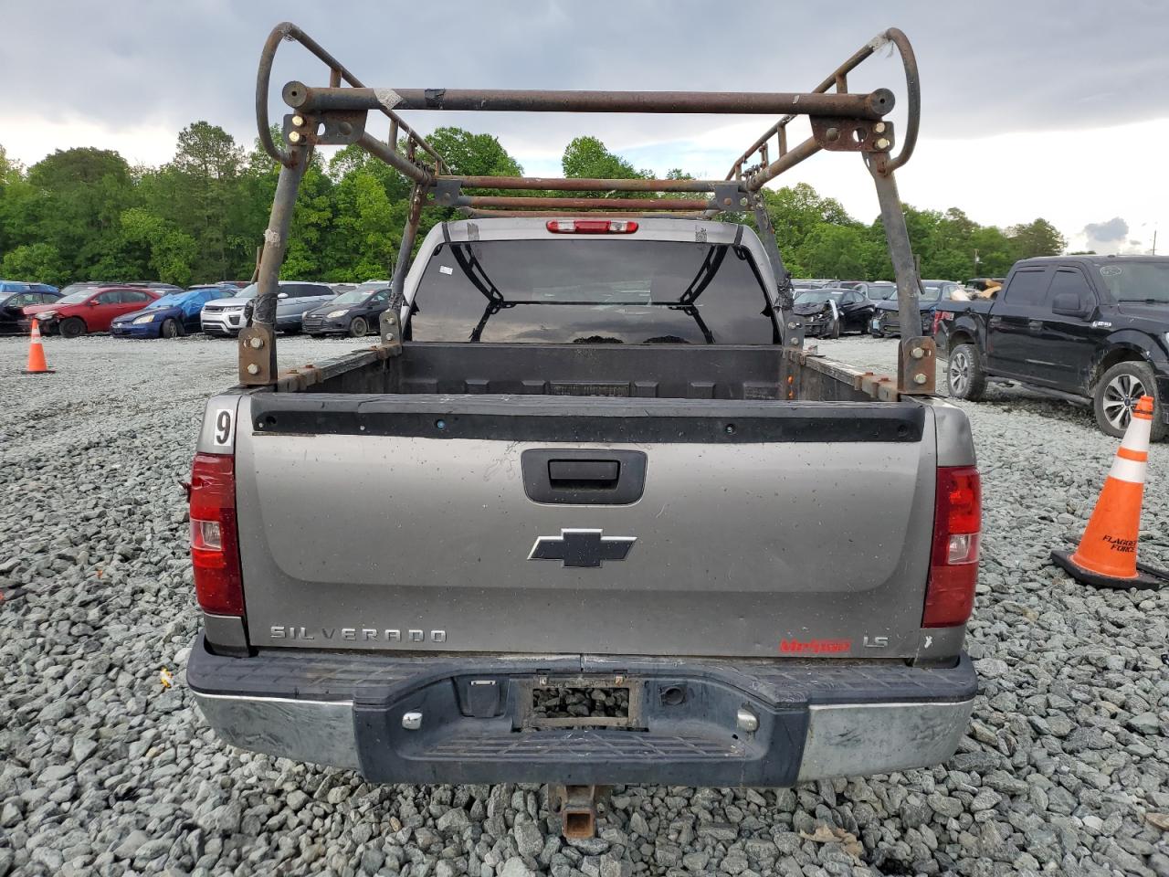 2008 Chevrolet Silverado C1500 VIN: 2GCEC13C981103636 Lot: 57072375